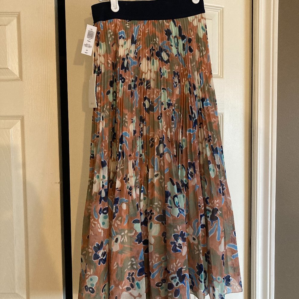 Aritzia - Wilfred Twirl Skirt - Size Small